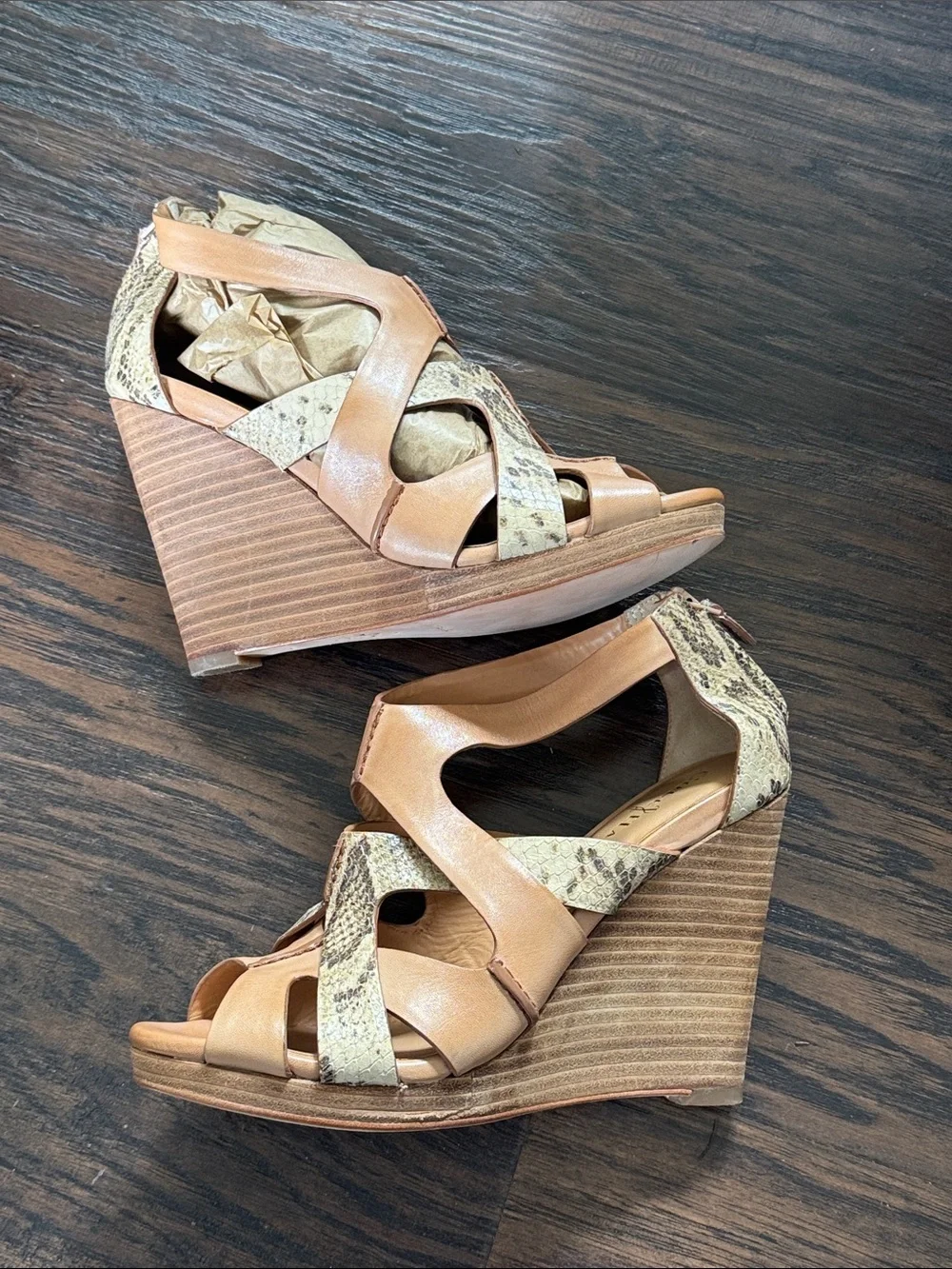 Cole Haan x Nike Air New in Box 📦 Tan Leather Wedge Sandal with Snakeskin Accent
